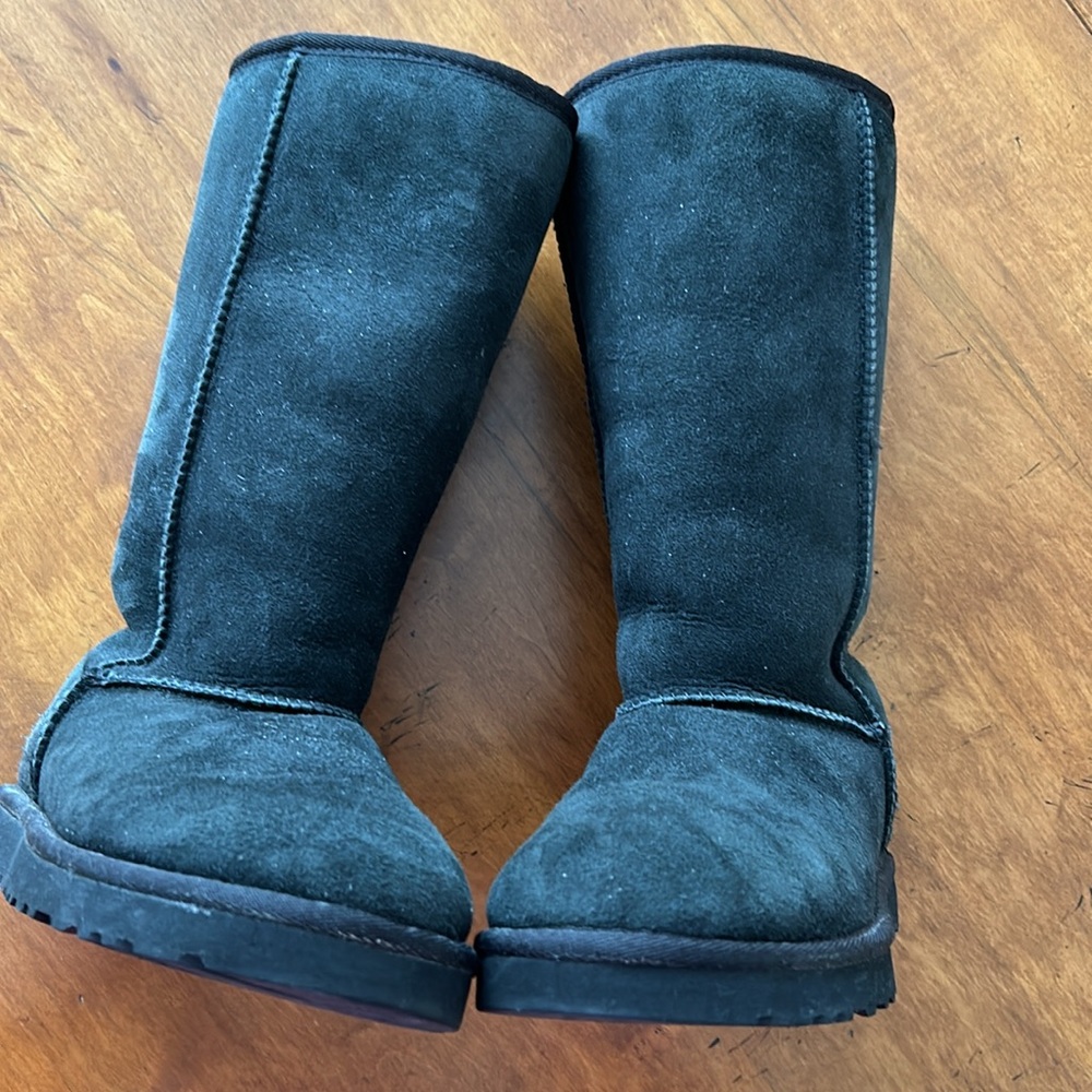 Ugg Australia Classic Boot, Size 7